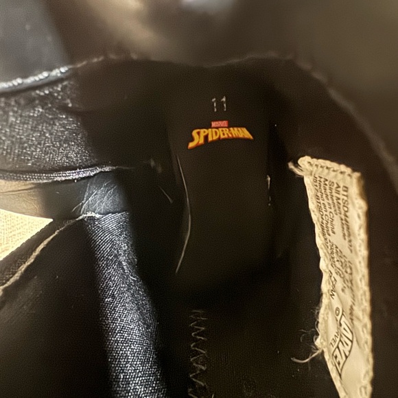 Marvel Black light up Synthetic Boots - Picture 9 of 9